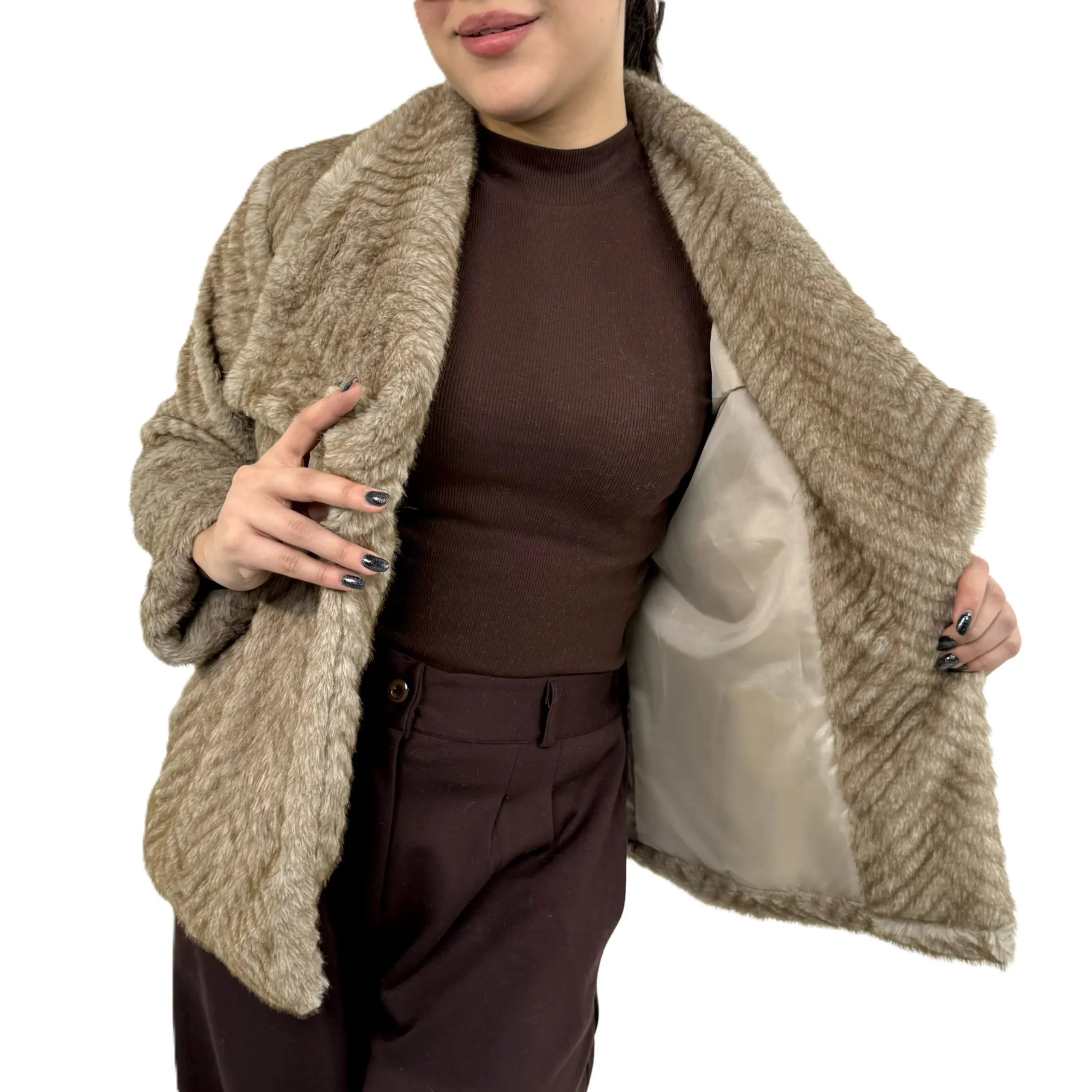 پوست یقه آمریکایی موکا کت پوست یقه آمریکایی زنانه | خرید کت خزدار فری سایز برند پانیذ کد ۷۸۴ - Image 1