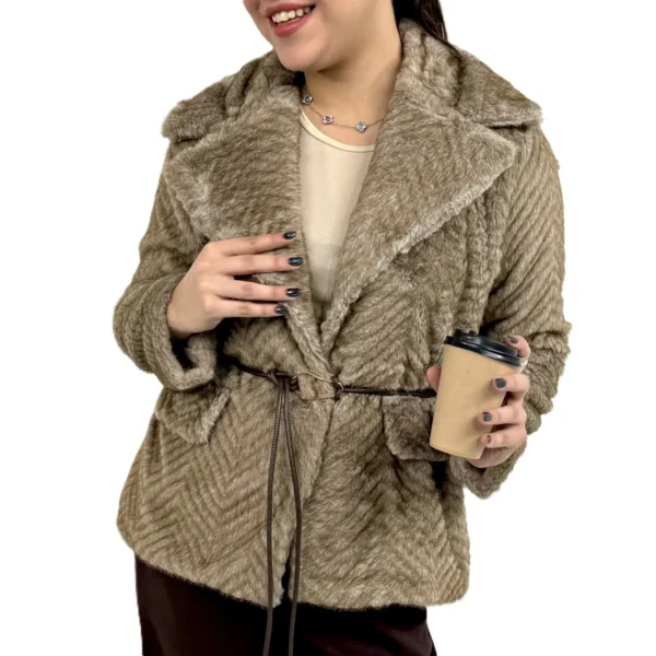 کت پوست یقه انگلیسی زنانه | خرید کت خزدار لوکس برند پانیذ کد ۷۸۳ - Image 5