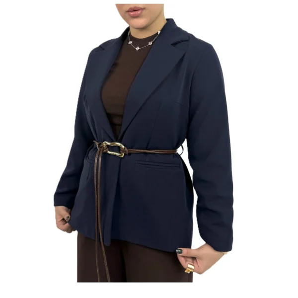 کت رامونا مازراتی زنانه | خرید کت یقه انگلیسی کرپ با کمربند برند پانیذ کد۷۰۴ - Image 2